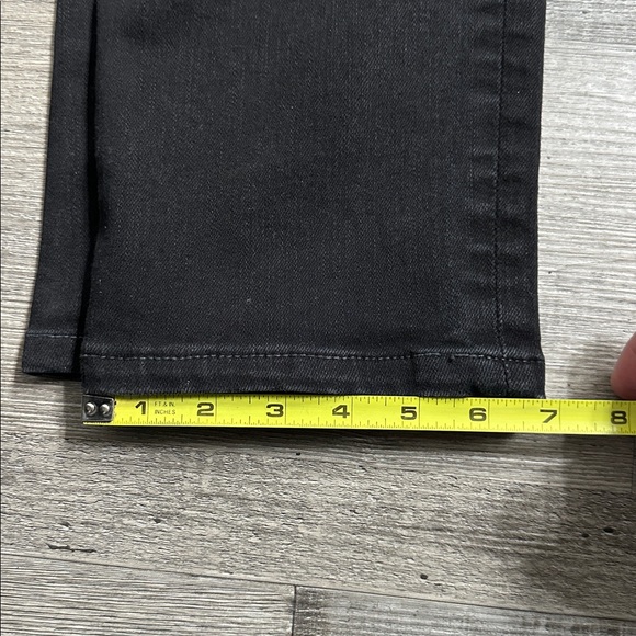 7 For All Mankind - Picture 13 of 13